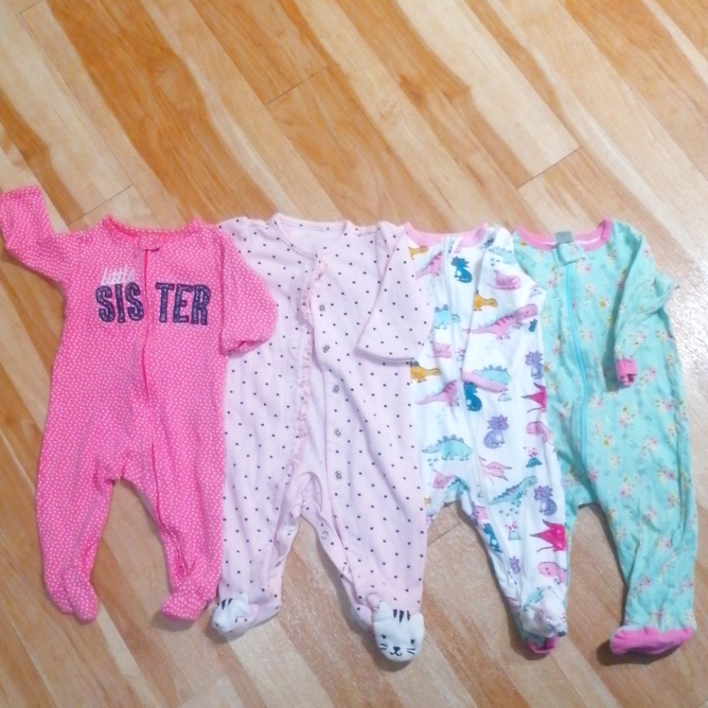4 sleepwear onesie 3-6m